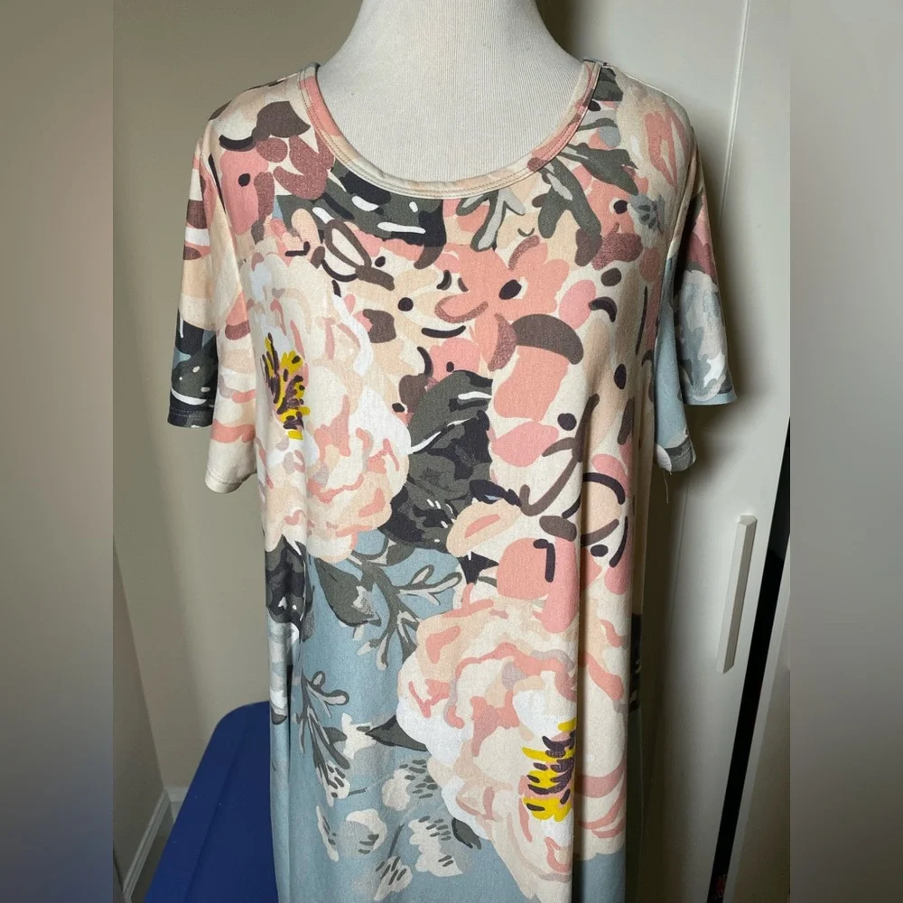 LuLaRoe Melissa - Picture 1 of 5